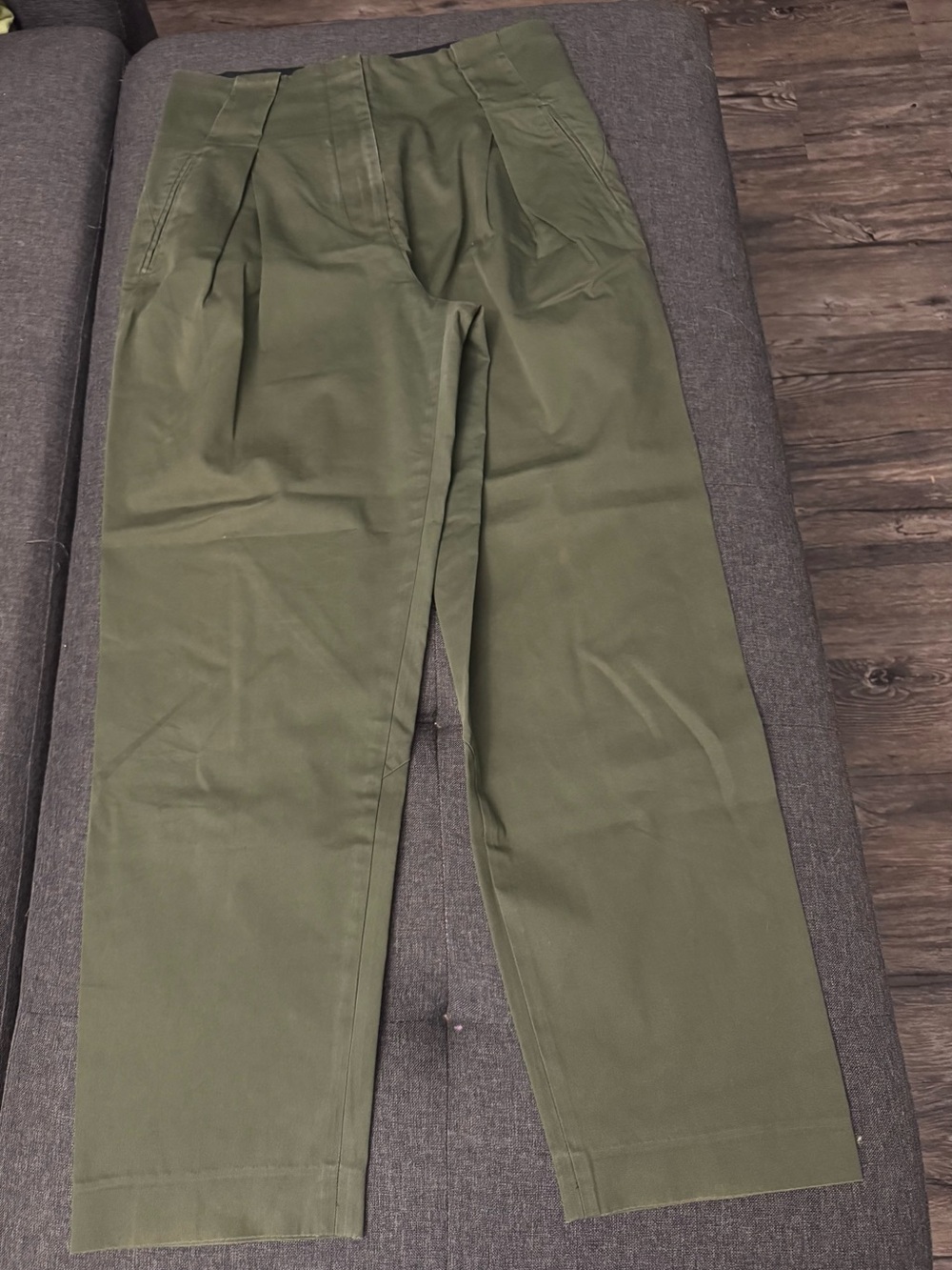 Sandro Men's Pleated Chinos in Olive